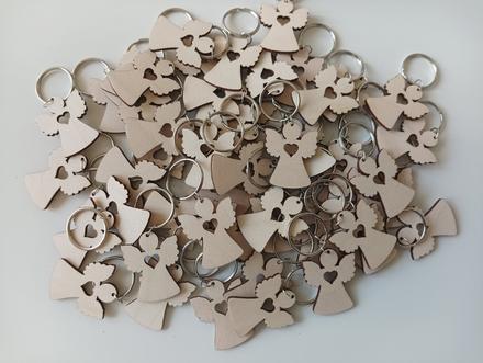 Drevené kľúčenky / anjelik, 