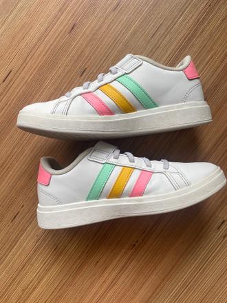Značkové detske botasky, adidas,33