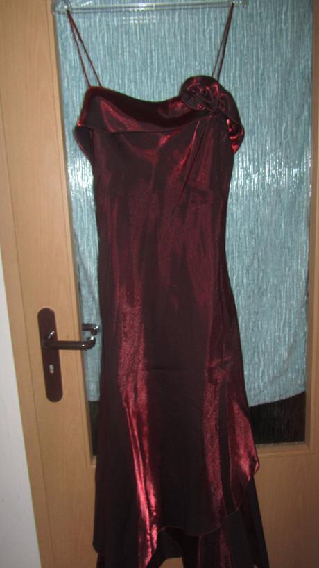 Spoločenské šaty, 44