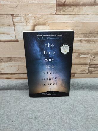 The long way to a small angry planet en, 