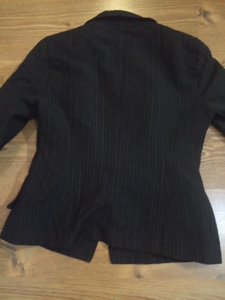 Sako pár krát oblečené, 38