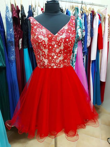 Červené šaty vo veľkosti s/m, m / s