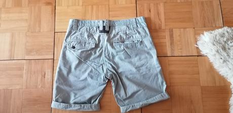 Pánske sivé kraťasy, 32