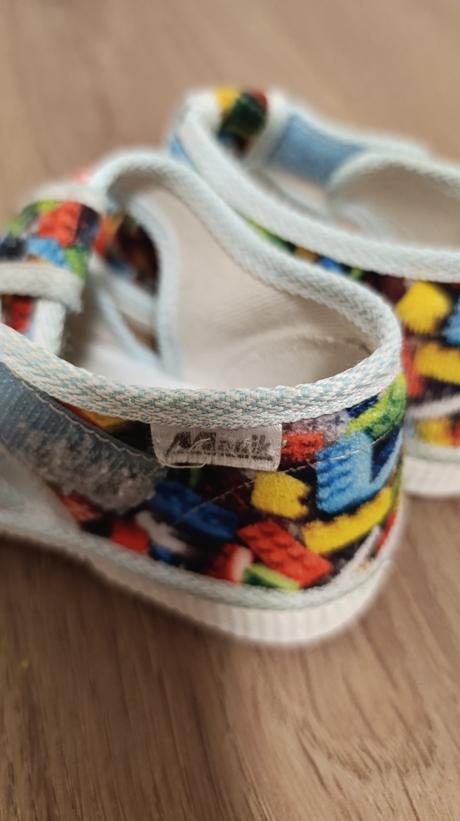 Papučky manik vzor lego, manik