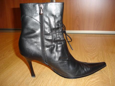 Čierne členkové čižmy na vysokom opätku, 41