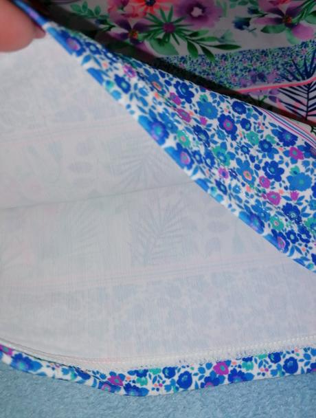 Kvietkovane plavky, next,74