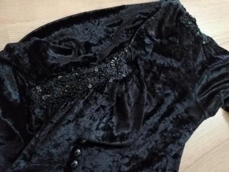 Čierne zamatové sako, 40