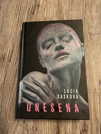 Unesená - lucia sasková, 