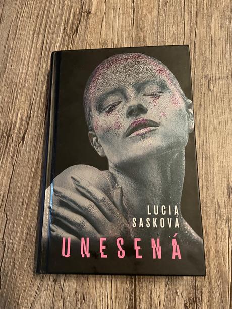 Unesená - lucia sasková, 