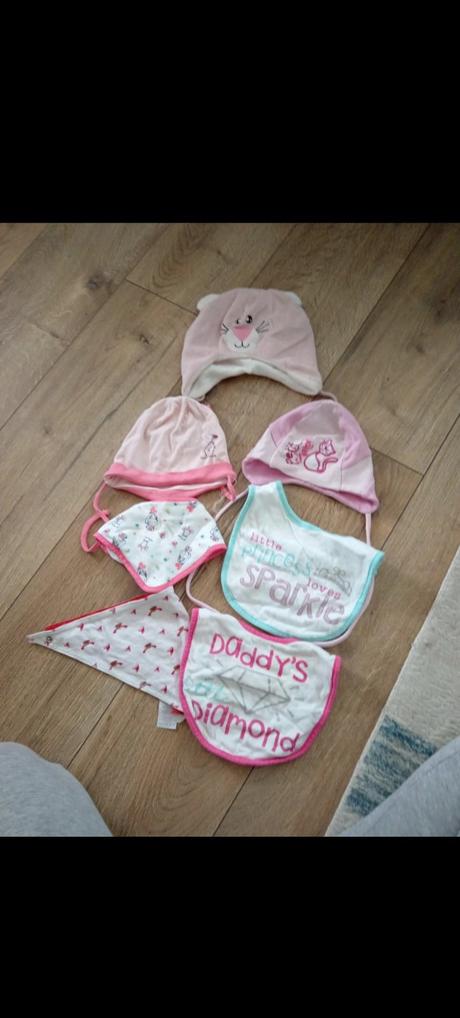 Dievčenské čiapky a podbradníky, h&m,68