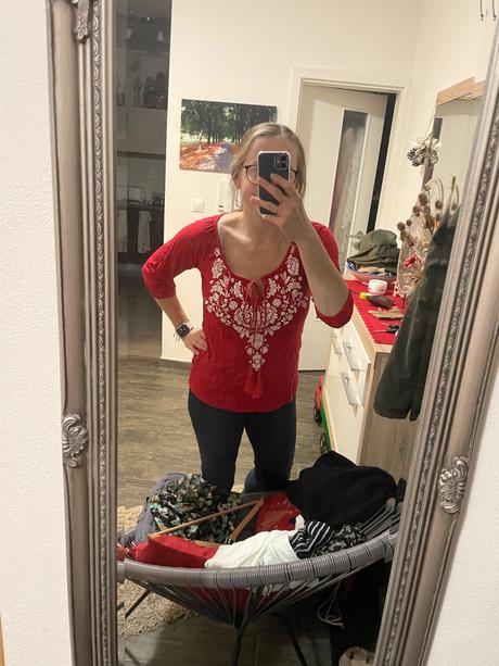 Červené folklórne tričko, 38