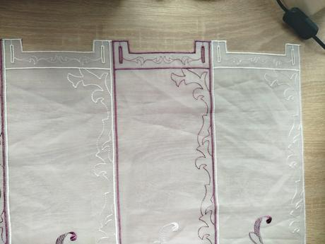 2x vyšívaná záclona, 