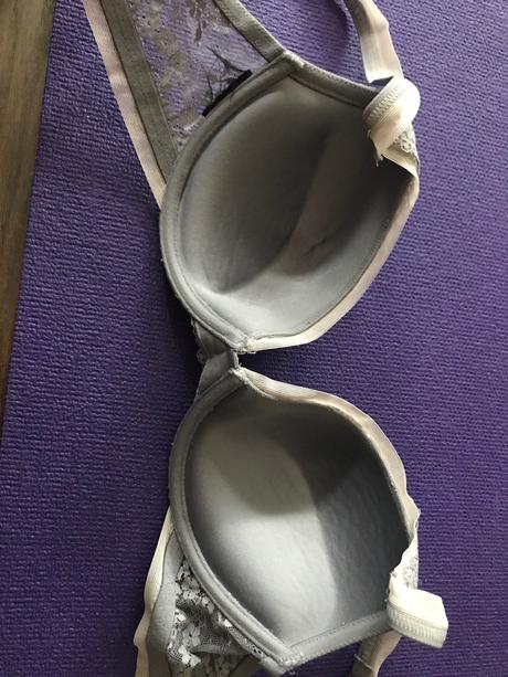 Podprsenka s čipkou a kosticami, push up efektom, h&m,75c