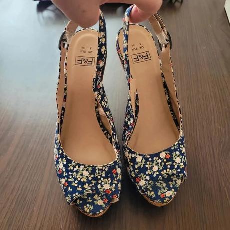 Nove sandale vel.36, f&f,36