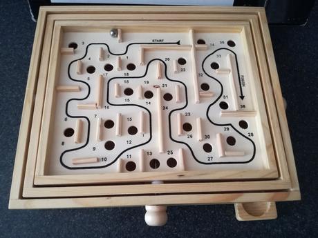 Dreveny labyrinth au20, 