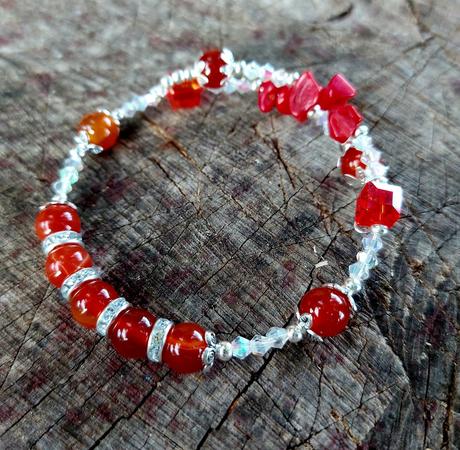 Náramok z karneolu pre baranov, panny alebo levy, 