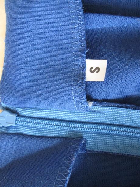 Dámske tmavomodré štýlové šaty, s, s