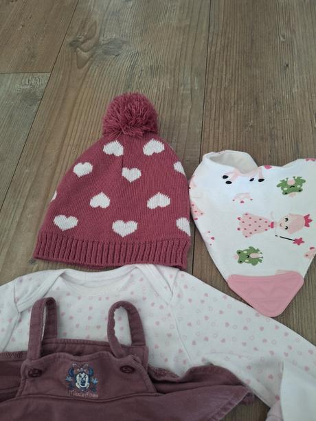 Komplet pre dievcatko 62, gant,62