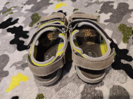 Sandálky, santé,35