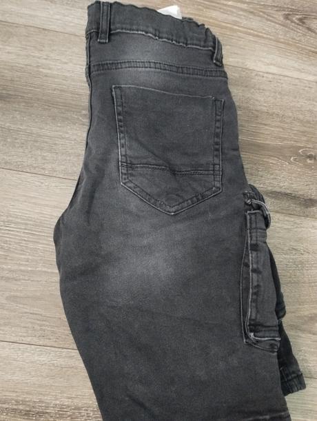 Kraťasy, chapter young,146