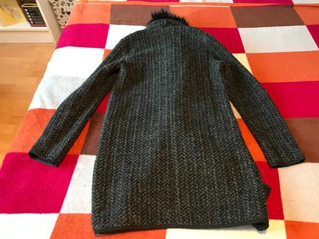 Svetrovy kabatik s umelou kozusinou,vel.36, zn.f&f, f&f,s