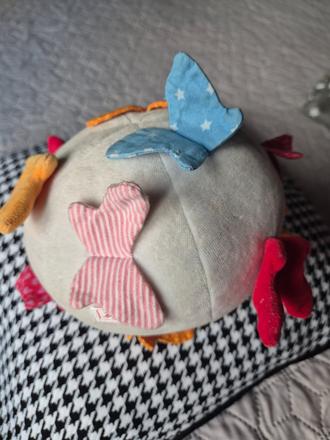 Hrkacia plyšová lopta,