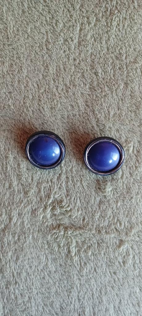 Bižutéria a retro kúsky, aj nové.,