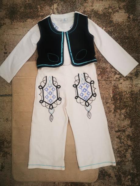 Ľudový odev predaný,ukázka, 