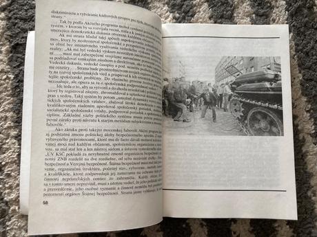 Osem mesiacov pražskej jari prvé vyd.1990,