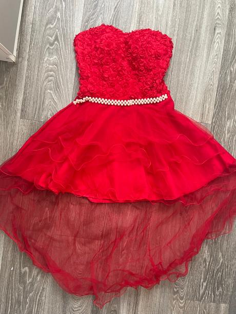 Spoločenské šaty červené bez ramienok, xs