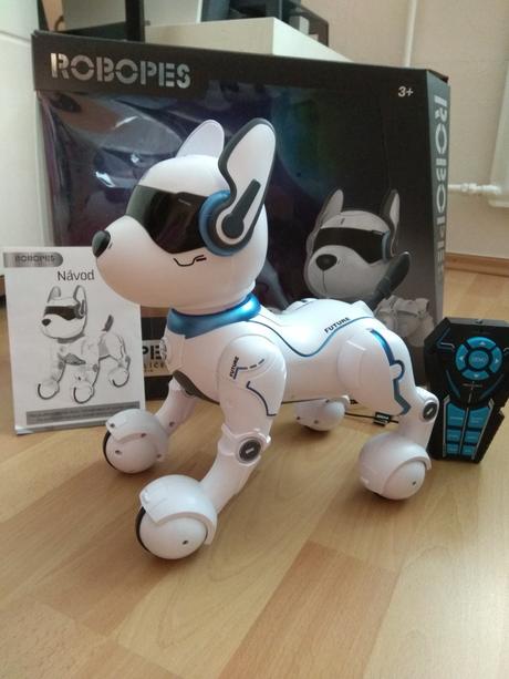 Robopes - interaktivny pes, 