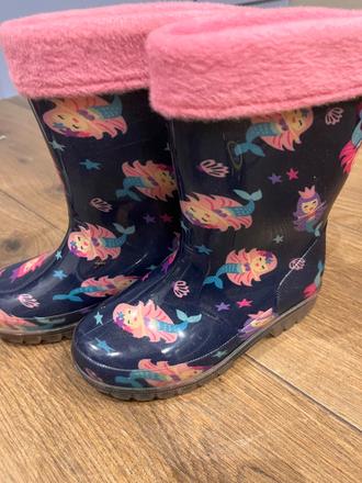 Gumaky morska panna, 29