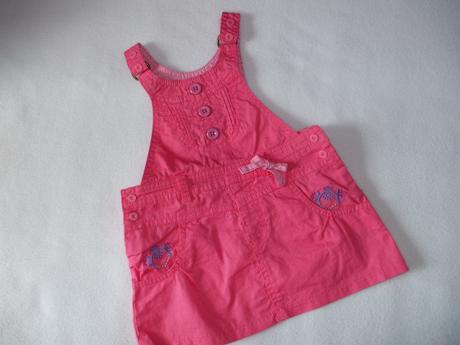 Prekrásne šatičky, so super detailami, 68