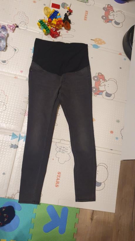 Nove tehotenske rifle 42, neoblecene, h&m,42