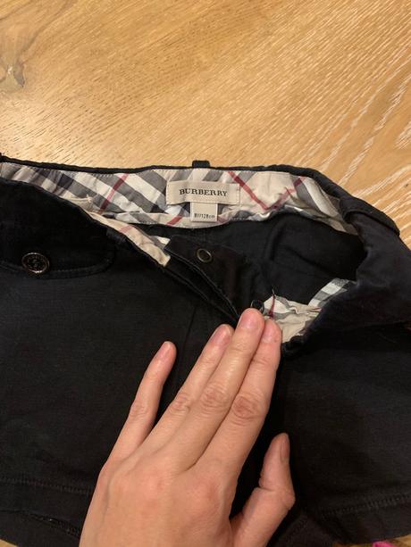 Znackove kratasy posta v cene, burberry,128