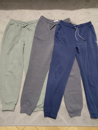 Teplaky, reserved,158