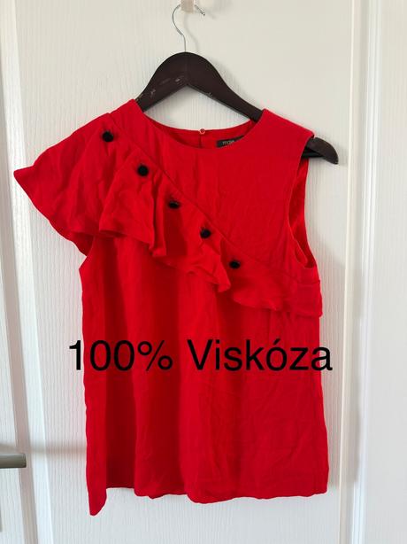 Červená asymetrická blúzka maje s volánom, m
