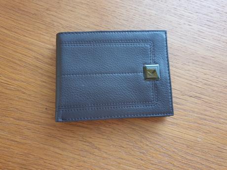 Nova panska kozena penazenka krizia, 