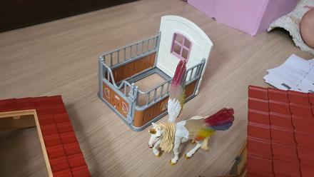 Box pre koníka schleich, 