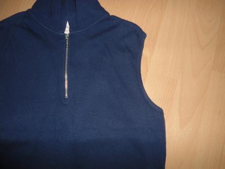 Tmavomodre tricko, m