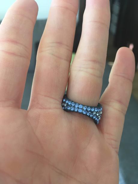 Prsteň trblietavý, 