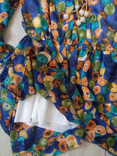 Dievčenské kvetované šaty, 122