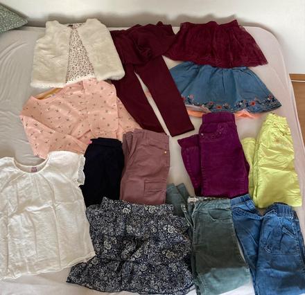 Mix dievčenského oblečenia veľkosti od 122 do 152, 122–134