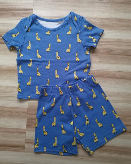 Krátke tričko a kraťasy so žirafami, f&f,74