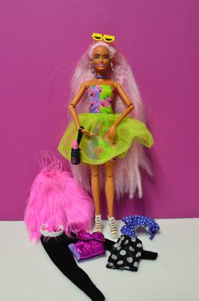 Barbie extra, 