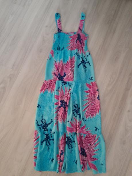 Letné tyrkysové šaty s kvetmi, m