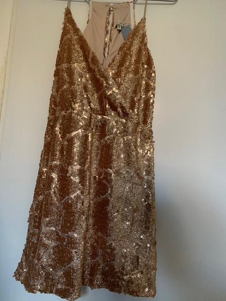 Lesklé luxusné šaty, s