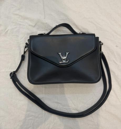 Crossbody dámska kabelka, 