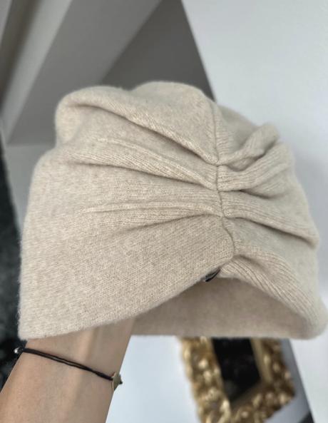 Teplá elegantná čiapka,