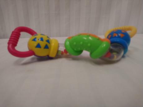 Hrkálka - hryzátko zig zag oranžovo zelená, 21 cm,